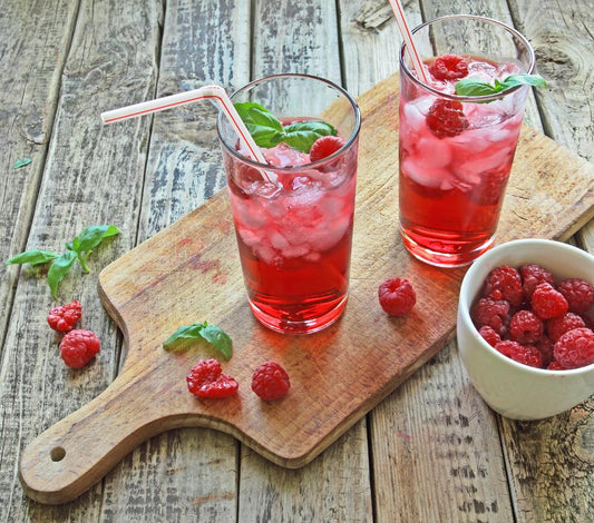 Top 7 Benefits Of Raspberries + Recipes